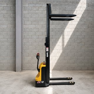 Apilador Eléctrico 1200kg a 3000mm*IVA NO INCLUIDO