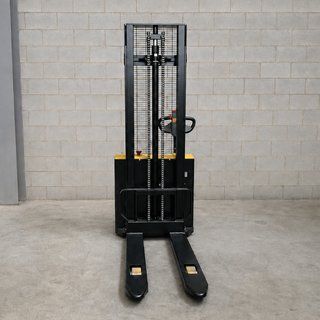 Apilador Eléctrico 1200kg a 3000mm*IVA NO INCLUIDO