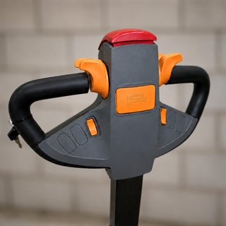 Apilador Eléctrico 1200kg a 3000mm*IVA NO INCLUIDO