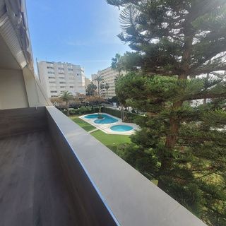 Piso en alquiler en Playa de la Fontanilla en Marbella