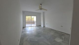 Piso en alquiler en Playa de la Fontanilla en Marbella