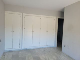 Piso en alquiler en Playa de la Fontanilla en Marbella