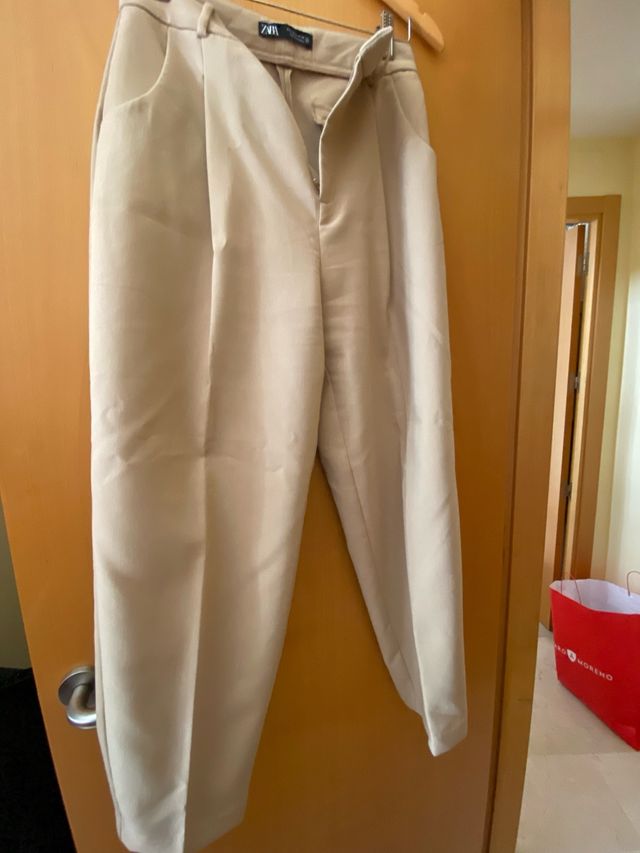 Pantalón Zara beige