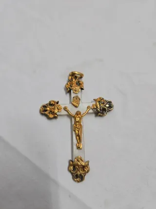 Lote de cruces y medallas religiosas