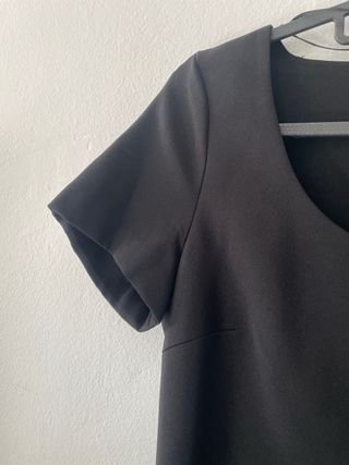 Vestido corto negro Zara