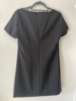 Vestido corto negro Zara