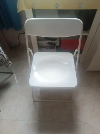 Silla plegable blanca