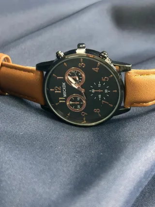 Orologio al quarzo cinturino similpelle