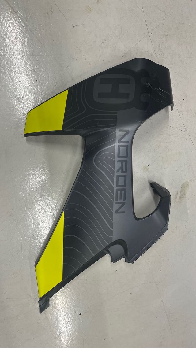 Tapa lateral Husqvarna Norden 901