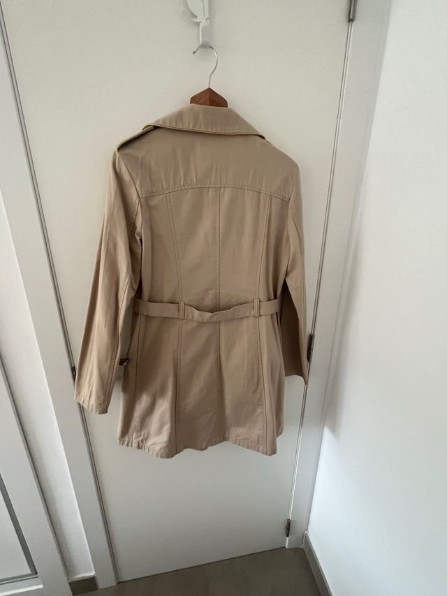 Gabardina beige talle 38