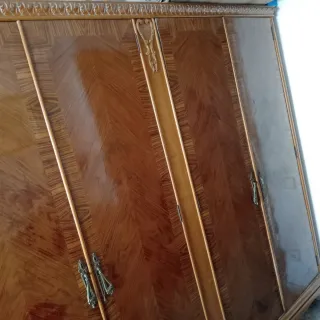 Cómoda antigua de madera,Armario y Mesita de Noche