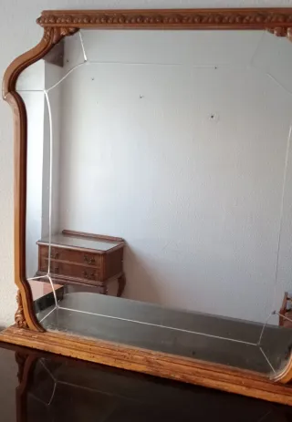 Cómoda antigua de madera,Armario y Mesita de Noche