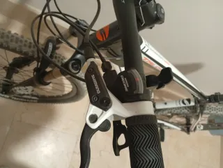 Bicicleta Montaña Giant Talon L Negra/Blanca