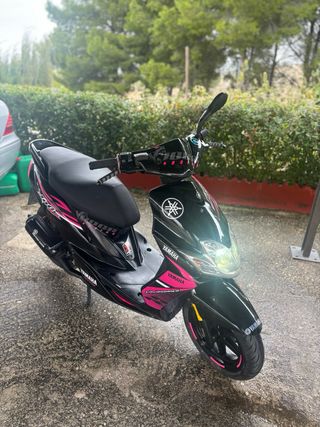 Yamaha Jog RR ( escucho cambios)