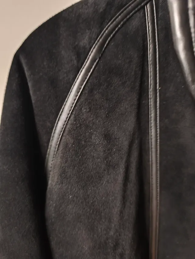 Chaquetón de piel negro