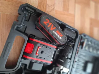 Taladro Atornillador Batería 21V + Accesorios