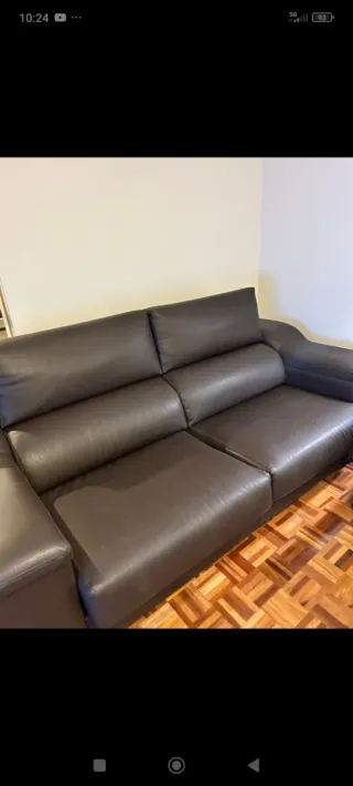 Sofá de 2 plazas de cuero marrón