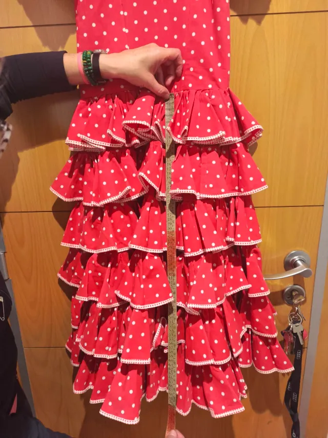 Traje de flamenca rojo con lunares blancos