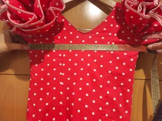 Traje de flamenca rojo con lunares blancos