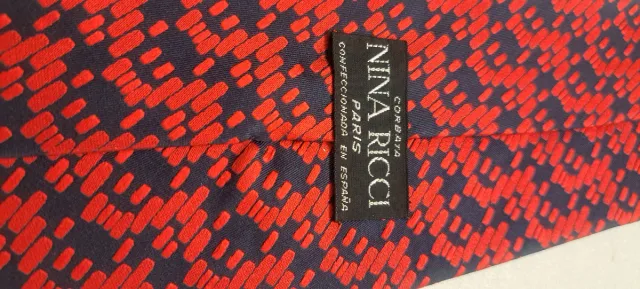 Lote 2 corbatas seda Dior y Nina Ricci