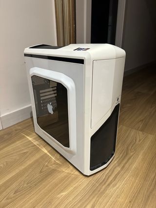 Caja Gaming Talius Drakko Blanca y Negra