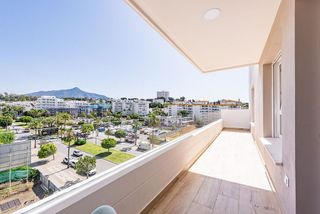 Piso en venta en Nueva Andalucía centro en Marbella