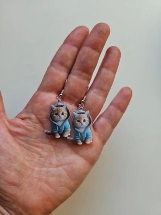 Pendientes gatitos con capucha