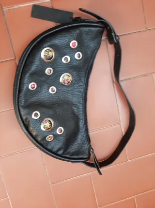Bolso Desigual negro con tachuelas