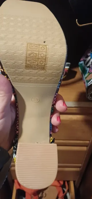 Zapatos y bolso estampado serpiente