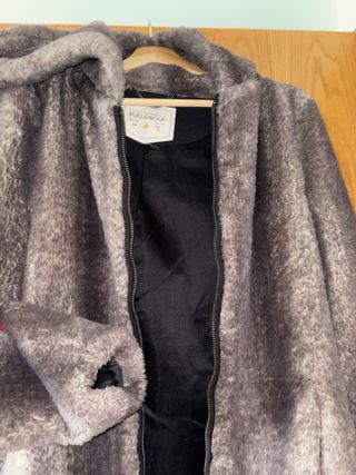 Casaco pelo artificial com capuz Pull&Bear