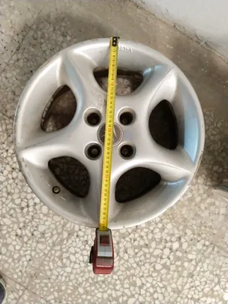 Llantas de aluminio para coche (5 unidades 190€)