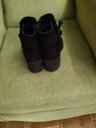 Botines negros talla 40