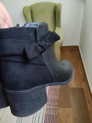 Botines negros talla 40