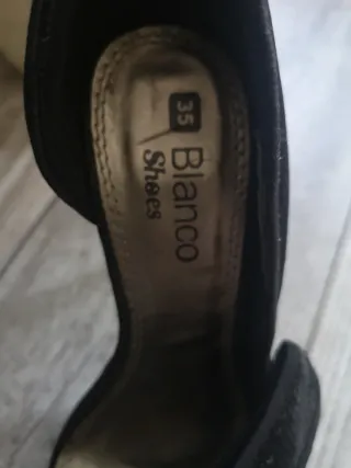 Zapatos de tacón negros con lentejuelas