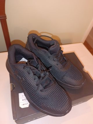 Zapatillas Under Armour Mujer Talla 38.5 Negras