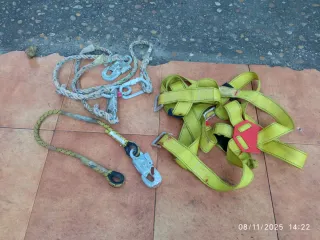 Arnés de seguridad y cuerda