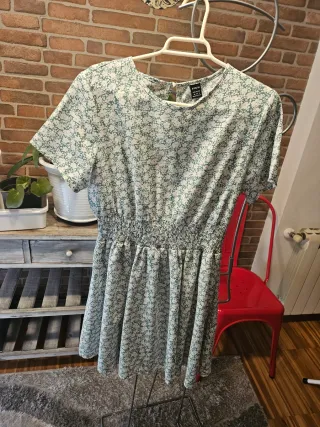 Vestido floral verde y blanco