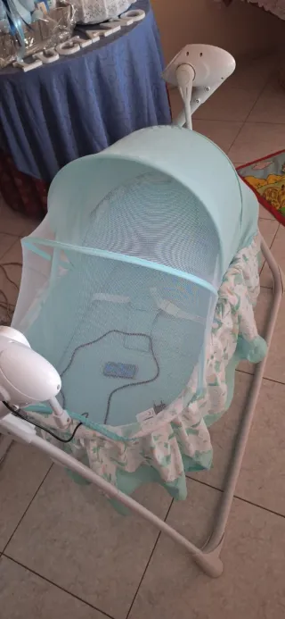 Culla dondolo con musica