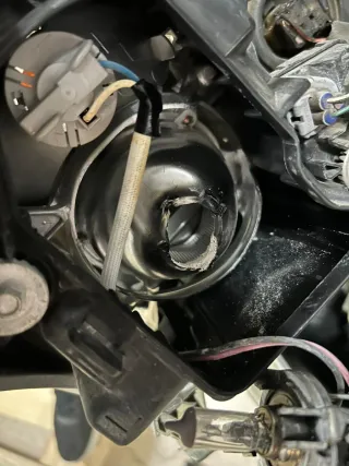 Faros Toyota Avensis T25