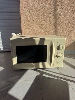 Microondas Salco SMW-400