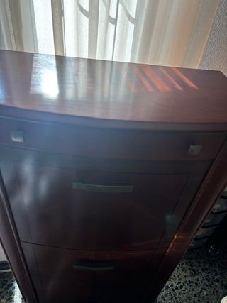 Zapatero de madera con 3 cajones