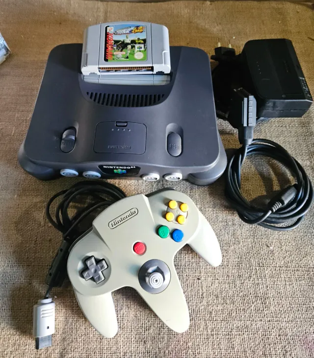Nintendo 64 Console com Jogo e Comando