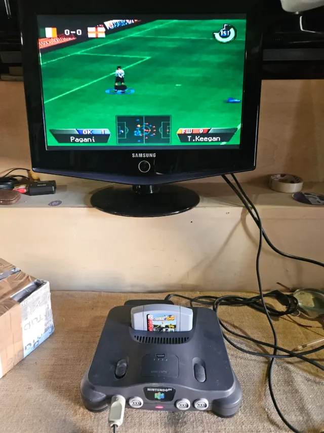 Nintendo 64 Console com Jogo e Comando