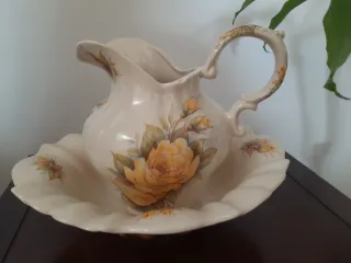 Jarra y Palangana Loza Inglesa , rosas Amarillas