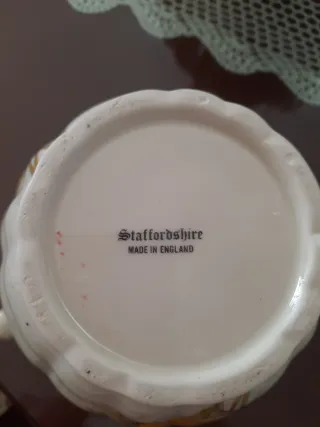 Jarra y Palangana Loza Inglesa , rosas Amarillas