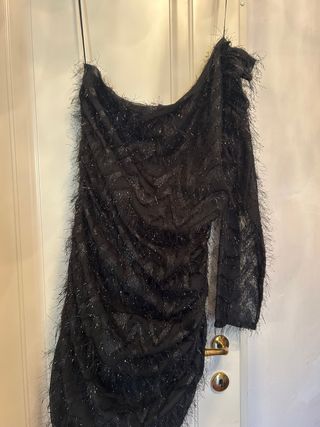 Abito nero corto con frange