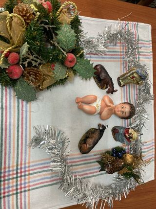 Nacimiento Niño Jesús y Adorno Floral