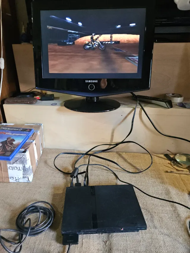 Consola PlayStation 2 com 4 jogos