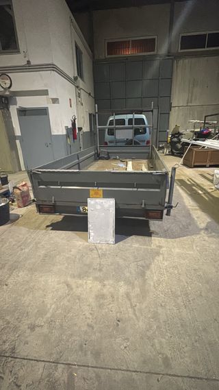 Remolque doble eje con freno de mano