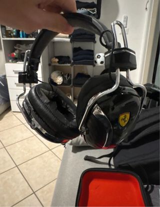 Cuffie Ferrari